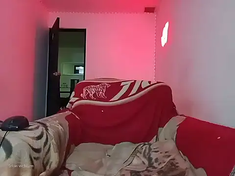 Snapshot of lucydreamm chatting on October 19, 2025, 12:55 am lucydreamm online show from October 19, 2025, 12:55 am