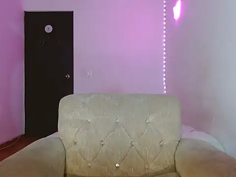 Snapshot of lucydreamm chatting on January 17, 2026, 12:59 am lucydreamm online show from January 17, 2026, 12:59 am