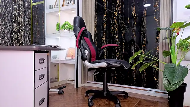 MissEscarleth online show from March 27, 2026, 2:50 am