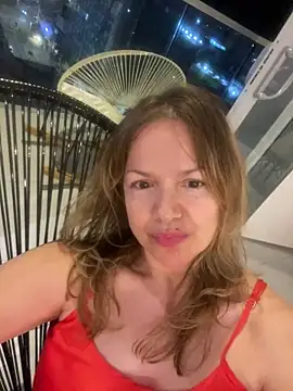 Snapshot of Leyna_liu chatting on February 25, 2025, 3:20 am Leyna liu online show from February 25, 2025, 3:20 am