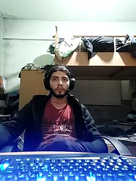 kleineid77 online show from November 25, 2025, 4:18 pm