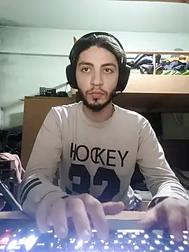 kleineid77 online show from January 7, 2026, 4:42 pm