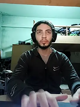 kleineid77 online show from January 14, 2026, 10:47 pm