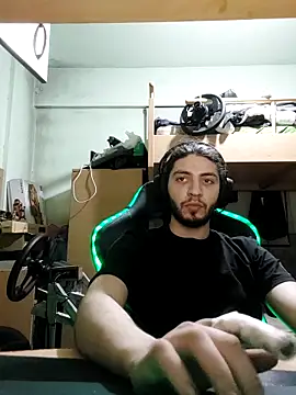 kleineid77 online show from April 22, 2026, 7:48 pm