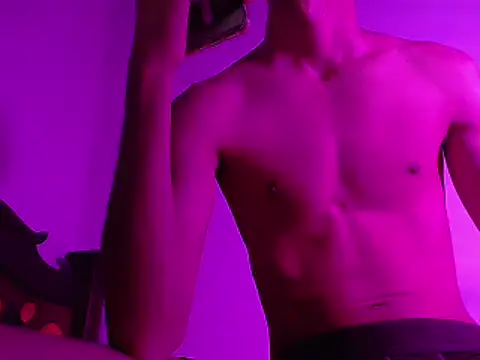 isaaclatino online show from January 5, 2025, 3:53 am