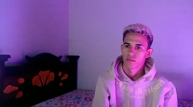 isaaclatino online show from March 3, 2025, 6:48 am