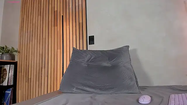 honeyhot69   online show from January 11, 2026, 12:10 pm