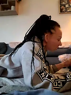 Snapshot of Scherana chatting on December 11, 2024, 12:55 pm Scherana online show from December 11, 2024, 12:55 pm