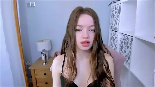 Snapshot of GraceLips chatting on December 20, 2025, 6:42 am GraceLips online show from December 20, 2025, 6:42 am