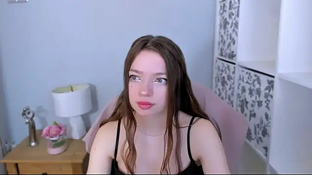 Snapshot of GraceLips chatting on January 16, 2026, 6:28 am GraceLips online show from January 16, 2026, 6:28 am