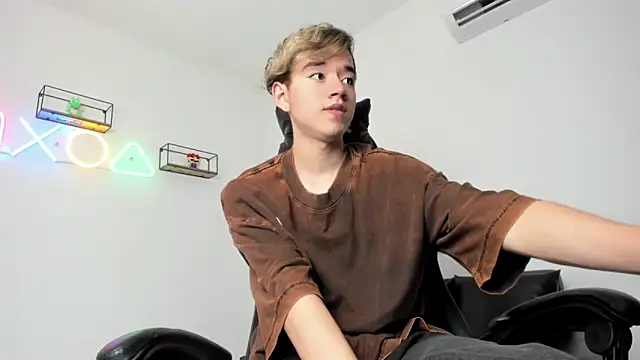 bunny maxi online show from January 21, 2025, 3:43 pm