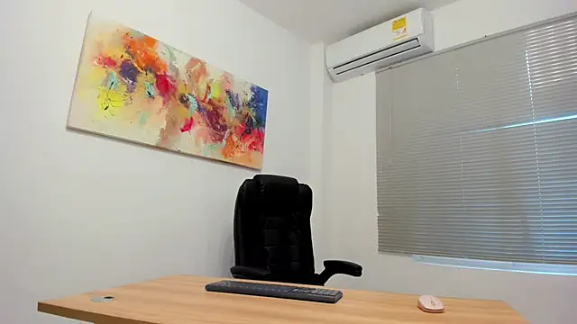 bunny maxi online show from February 13, 2025, 1:48 pm