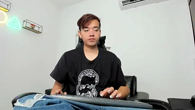 bunny maxi online show from November 3, 2025, 12:39 pm