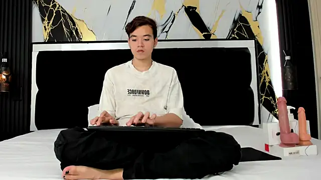 bunny maxi online show from November 19, 2025, 12:27 pm