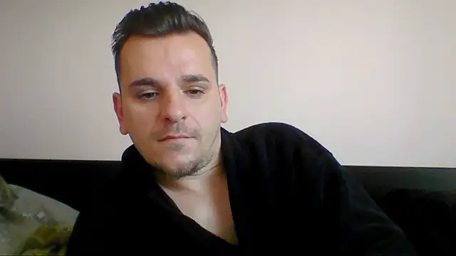 Huge cock22cm online show from April 19, 2026, 5:40 am