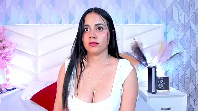 Snapshot of Brenda_Garcia chatting on February 10, 2025, 9:36 pm Brenda Garcia online show from February 10, 2025, 9:36 pm