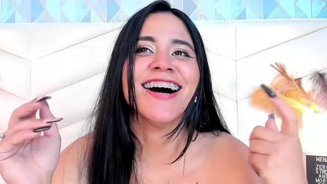 Snapshot of Brenda_Garcia chatting on February 25, 2025, 3:31 am Brenda Garcia online show from February 25, 2025, 3:31 am