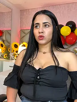 Snapshot of Brenda_Garcia chatting on September 29, 2025, 7:51 pm Brenda Garcia online show from September 29, 2025, 7:51 pm