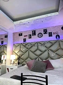 Snapshot of Brenda_Garcia chatting on October 13, 2025, 7:14 pm Brenda Garcia online show from October 13, 2025, 7:14 pm