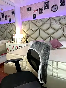 Snapshot of Brenda_Garcia chatting on October 15, 2025, 8:20 pm Brenda Garcia online show from October 15, 2025, 8:20 pm