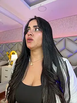 Snapshot of Brenda_Garcia chatting on November 11, 2025, 8:31 pm Brenda Garcia online show from November 11, 2025, 8:31 pm