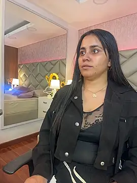 Snapshot of Brenda_Garcia chatting on November 28, 2025, 8:22 pm Brenda Garcia online show from November 28, 2025, 8:22 pm