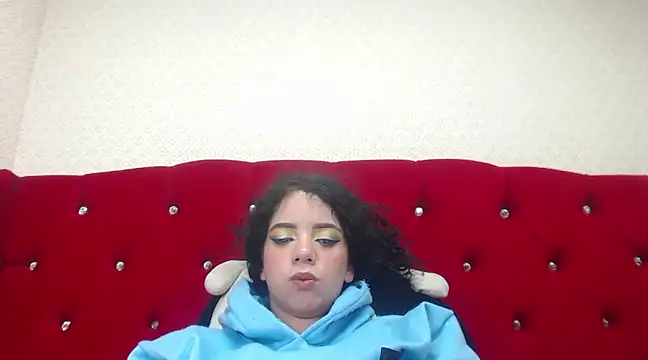 EmmaCowperr online show from February 11, 2025, 2:35 pm