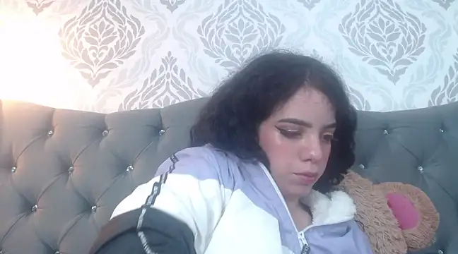 EmmaCowperr online show from March 19, 2025, 3:19 pm