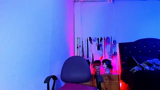 LucyStrike  online show from January 8, 2026, 10:45 pm