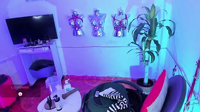 LucyStrike  online show from May 30, 2026, 2:30 am