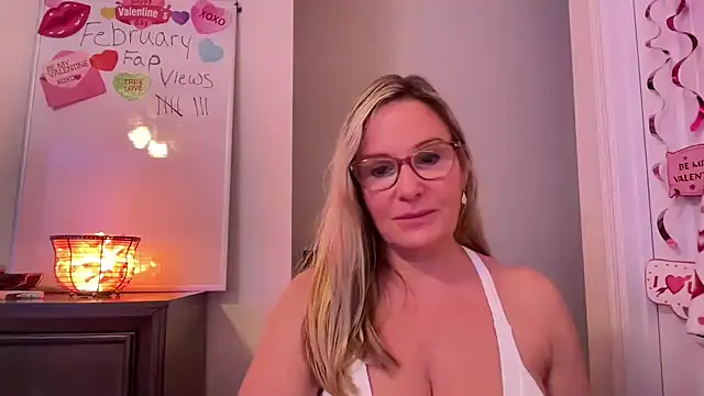 Milf Goddess online show from February 11, 2025, 8:15 am