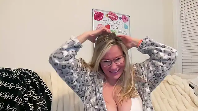 Milf Goddess online show from February 27, 2025, 4:31 am