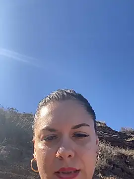 Luccreccia  online show from October 8, 2025, 1:53 pm