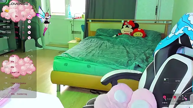 folinskayyya online show from October 8, 2025, 5:05 am