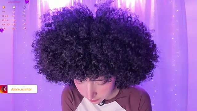 Snapshot of Alice_winter_ chatting on December 3, 2024, 8:28 pm Alice winter online show from December 3, 2024, 8:28 pm