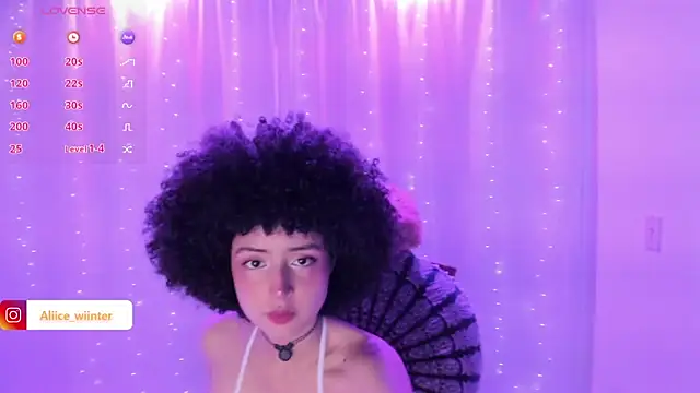 Snapshot of Alice_winter_ chatting on December 12, 2024, 8:21 pm Alice winter online show from December 12, 2024, 8:21 pm