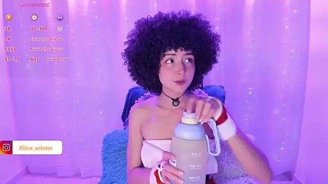 Snapshot of Alice_winter_ chatting on December 24, 2024, 7:33 pm Alice winter online show from December 24, 2024, 7:33 pm