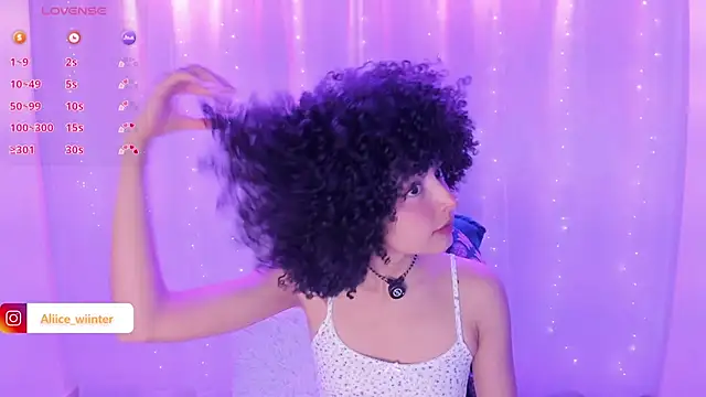 Snapshot of Alice_winter_ chatting on January 18, 2025, 8:40 pm Alice winter online show from January 18, 2025, 8:40 pm