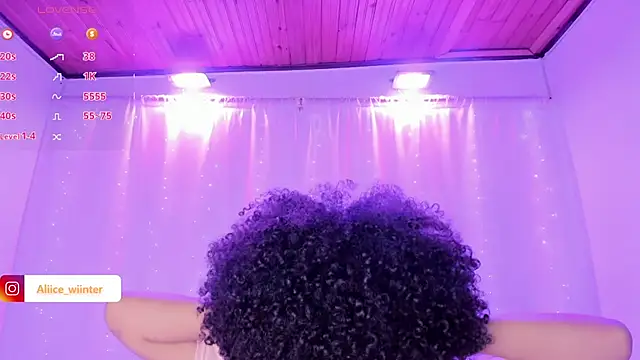 Snapshot of Alice_winter_ chatting on March 17, 2025, 7:15 pm Alice winter online show from March 17, 2025, 7:15 pm