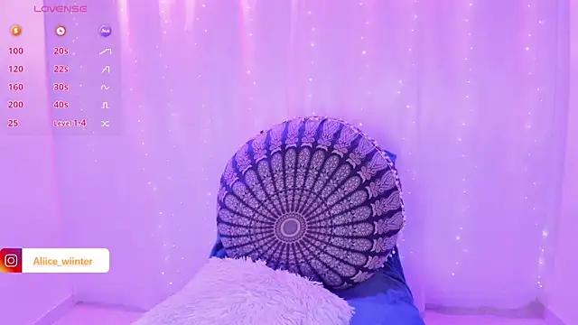 Snapshot of Alice_winter_ chatting on March 18, 2025, 10:26 pm Alice winter online show from March 18, 2025, 10:26 pm