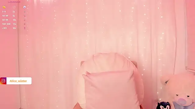 Snapshot of Alice_winter_ chatting on October 3, 2025, 6:16 pm Alice winter online show from October 3, 2025, 6:16 pm