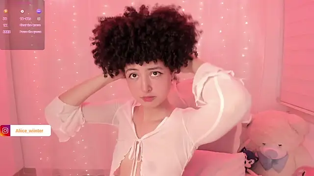 Snapshot of Alice_winter_ chatting on November 5, 2025, 6:08 pm Alice winter online show from November 5, 2025, 6:08 pm