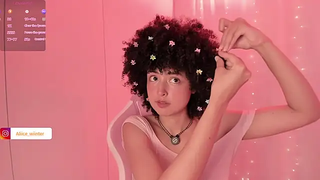 Snapshot of Alice_winter_ chatting on November 19, 2025, 6:19 pm Alice winter online show from November 19, 2025, 6:19 pm