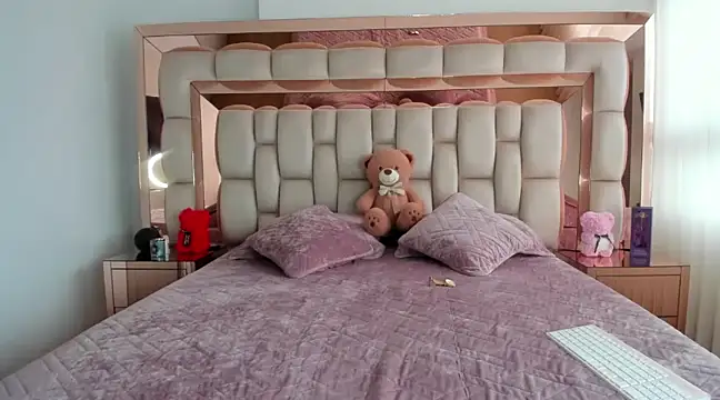 candy-sam28 online show from February 7, 2025, 7:17 pm