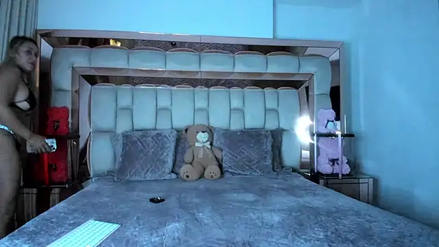 candy-sam28 online show from November 22, 2025, 11:04 pm