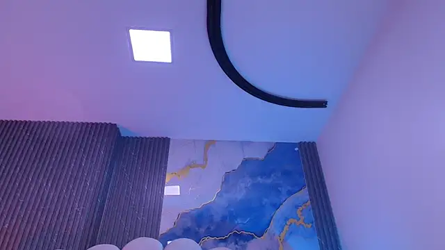 hot dione online show from March 31, 2026, 7:14 pm