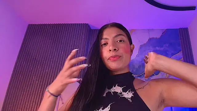 hot dione online show from April 14, 2026, 7:20 pm