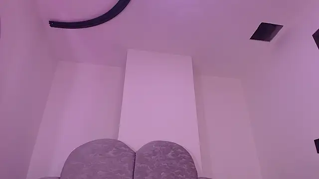 Snapshot of hot_dione chatting on June 3, 2026, 7:19 pm hot dione online show from June 3, 2026, 7:19 pm