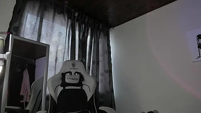 Snapshot of satanbabee chatting on February 15, 2025, 10:42 pm satanbabee online show from February 15, 2025, 10:42 pm
