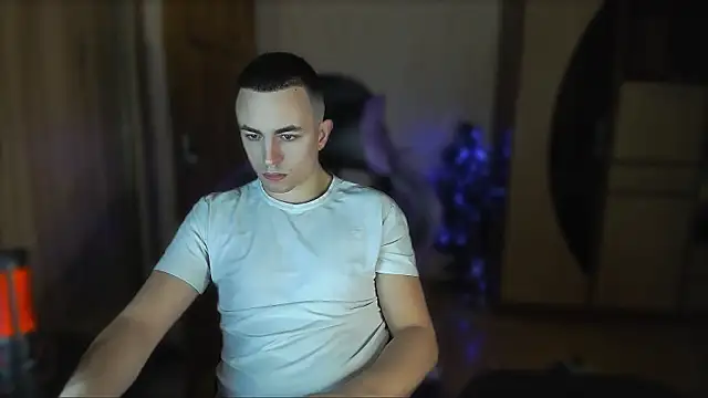 Snapshot of bigmark033 chatting on December 3, 2024, 3:55 pm bigmark033 online show from December 3, 2024, 3:55 pm